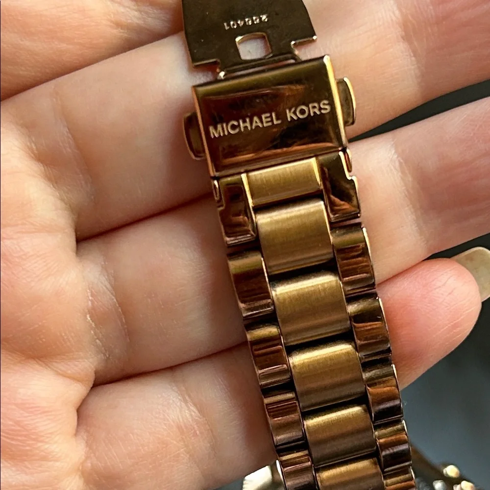Michael Kors Metallic Rose Chronograph Watch ya